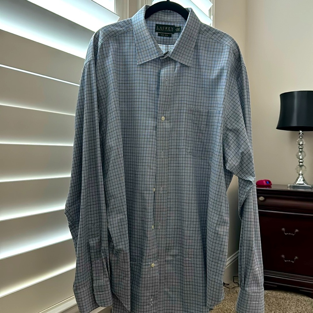 Ralph Lauren men’s dress shirt. Non iron. 100% cotton. Like new.